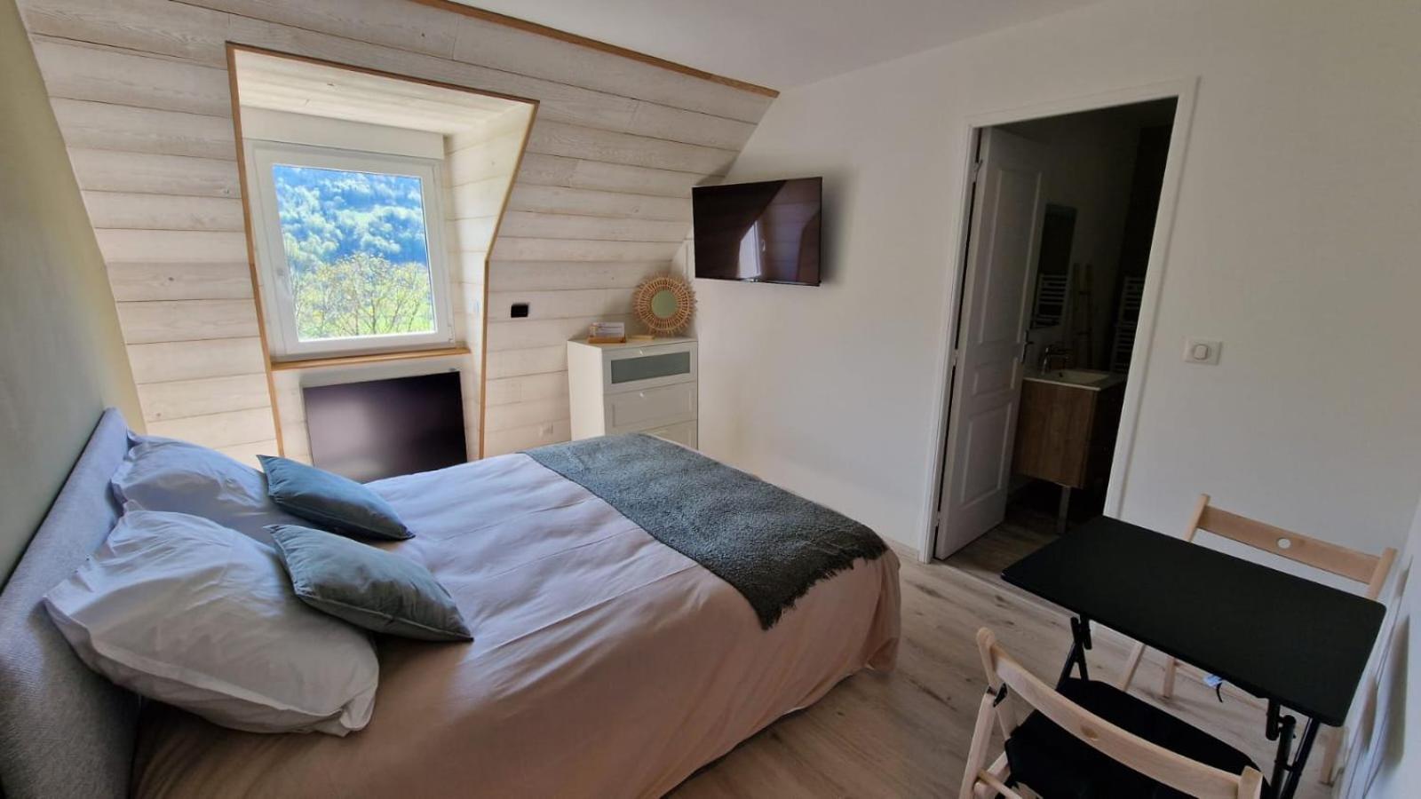 Bed and Breakfast La Gentiane Le Falgoux Exterior foto